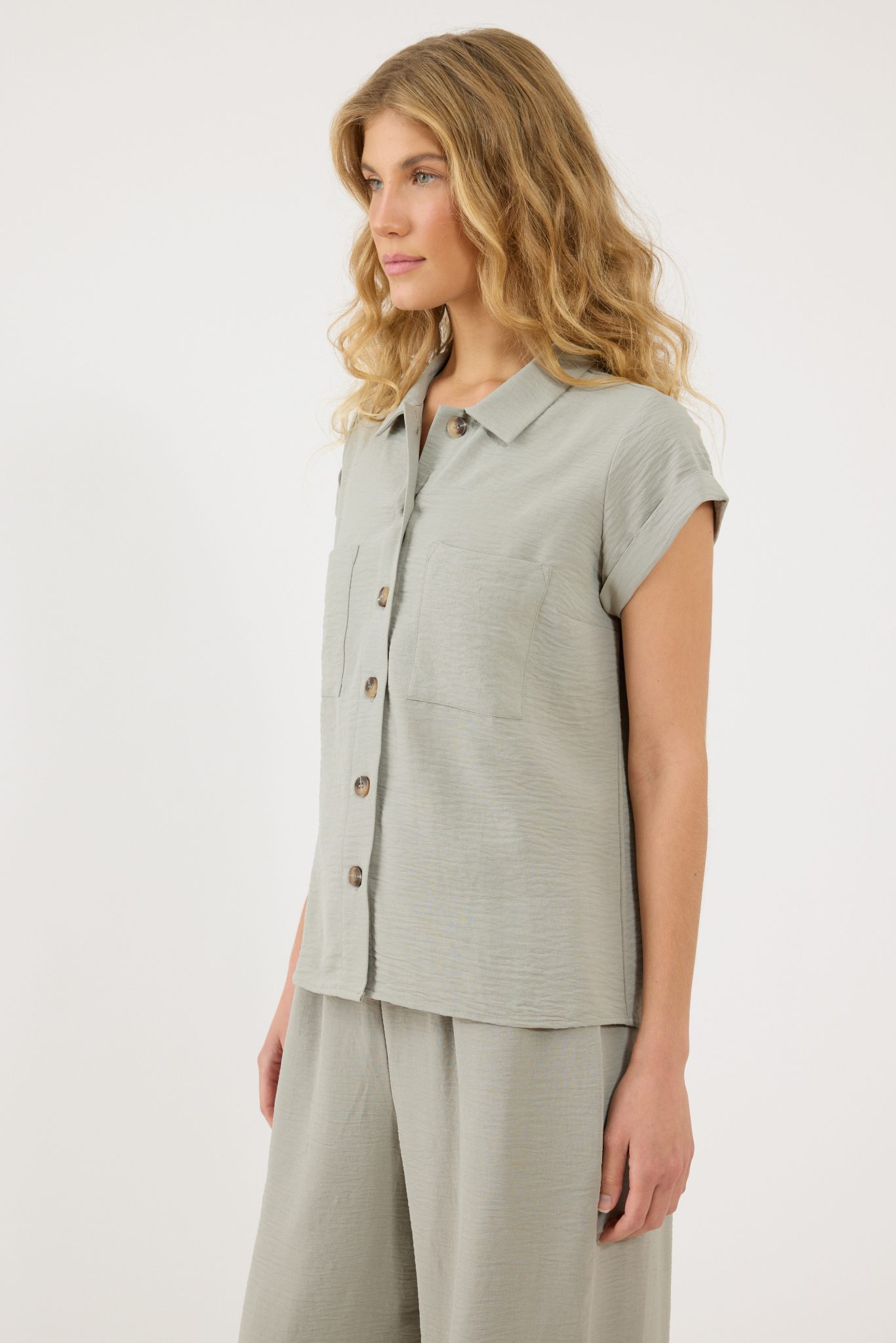 12623206_4 ח. מכופתרת ארוגה – תמונה 1