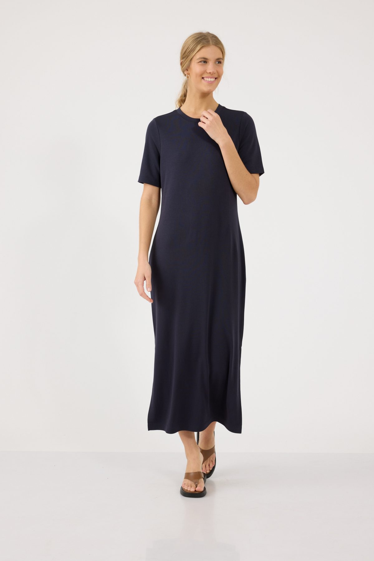 ⁦שמלת מקסי בייסיק⁩ – תמונה ⁦3⁩