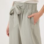 מכנסיים רחבים