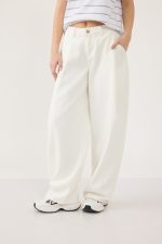 ⁦ג'ינס בגזרת בלון⁩ – תמונה ⁦2⁩