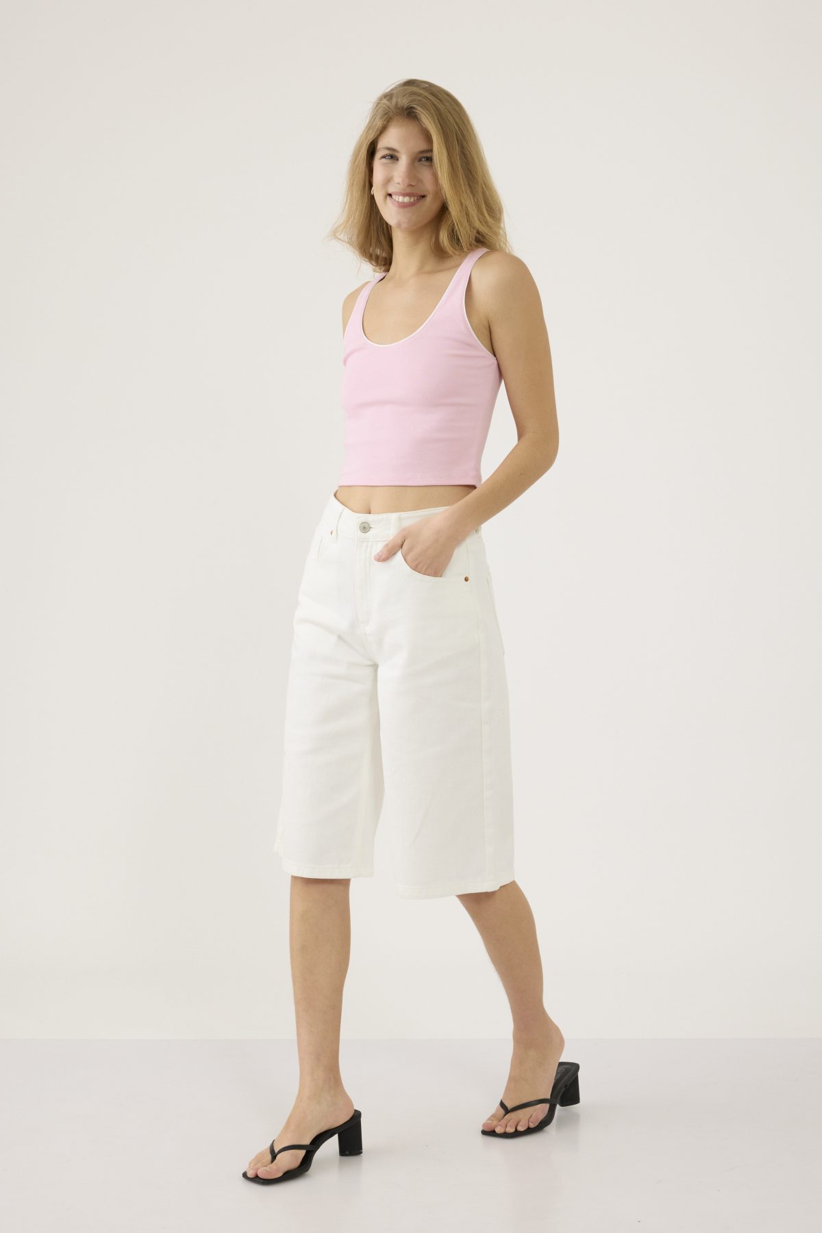 ⁦ברמודה ג'ינס⁩ – תמונה ⁦5⁩