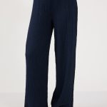 מכנסיים רחבים