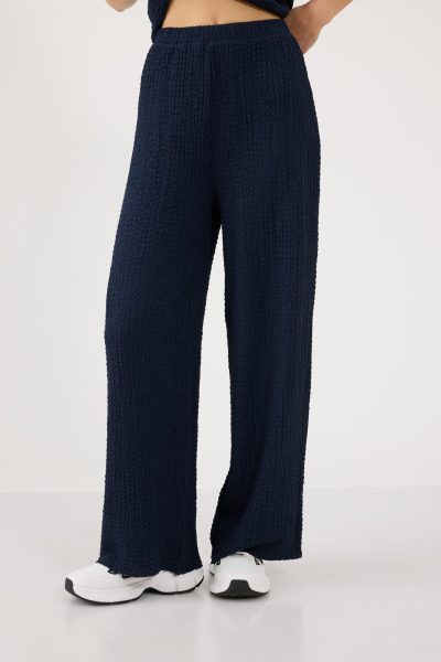 מכנסיים רחבים