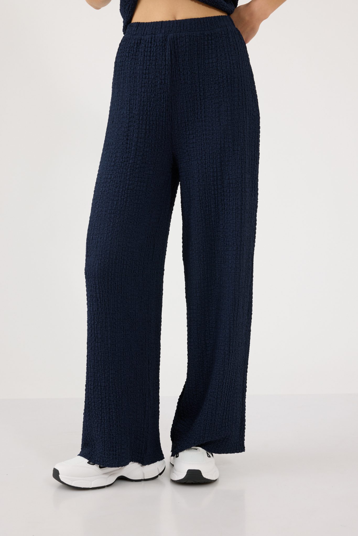 מכנסיים רחבים מכנסיים רחבים