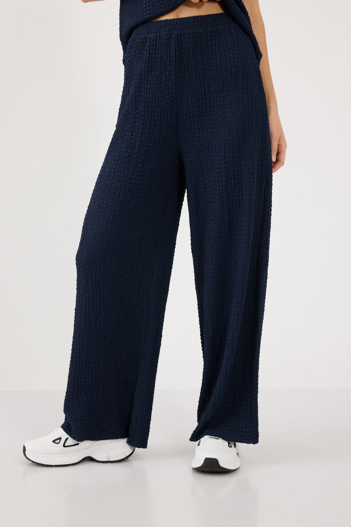 ⁦מכנסיים רחבים⁩ – תמונה ⁦2⁩