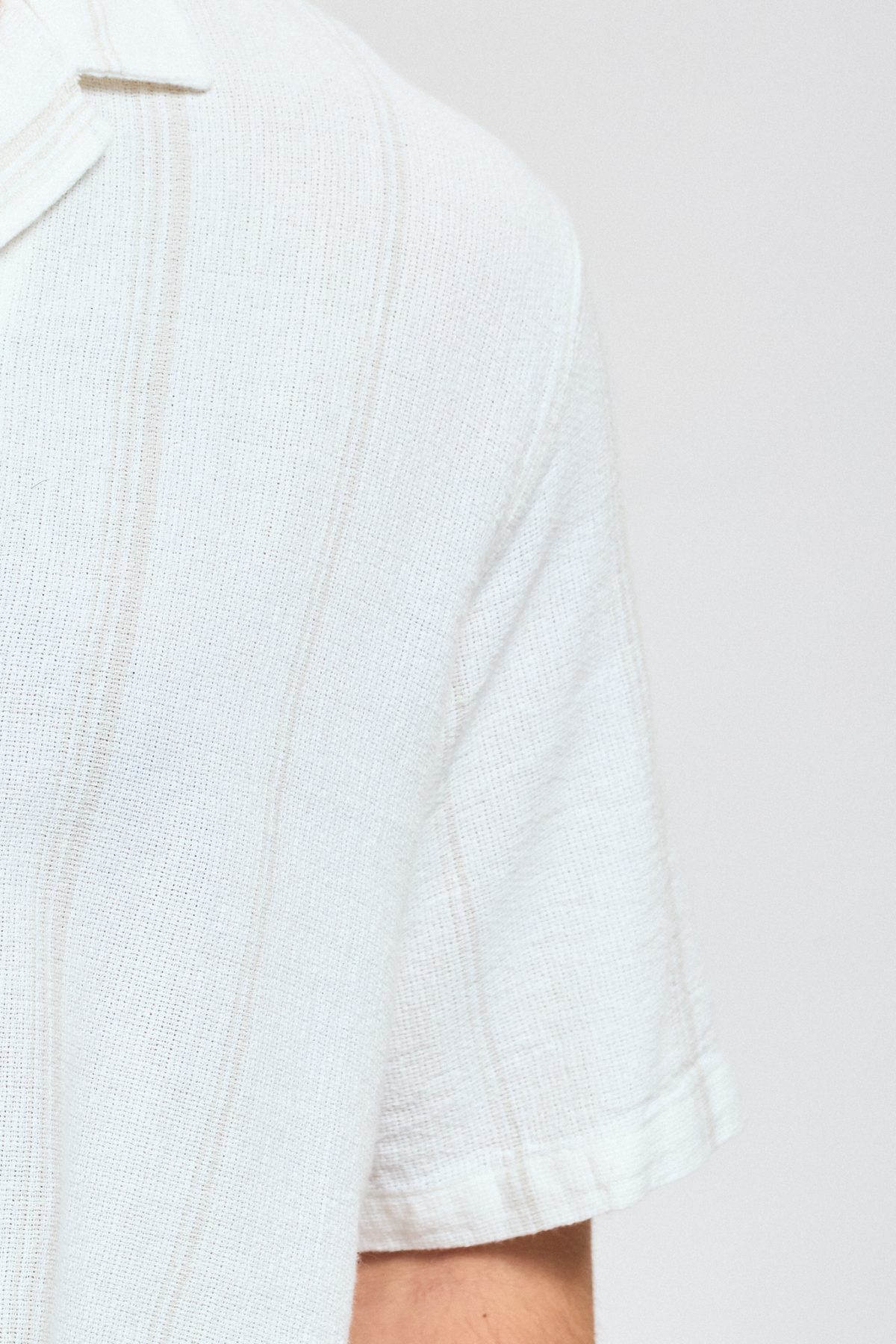 ⁦ח. מכופתרת שרוול קצר פסים⁩ – תמונה ⁦2⁩