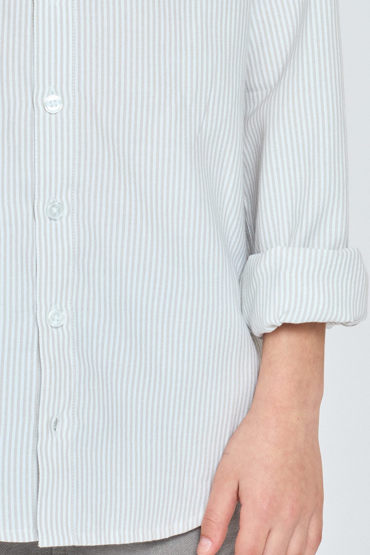 ⁦ח. מכופתרת ארוגה שרוול ארוך⁩ – תמונה ⁦2⁩