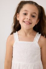 שמלה עם תחרה