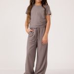 מכנסיים רחבים- חלק מסט