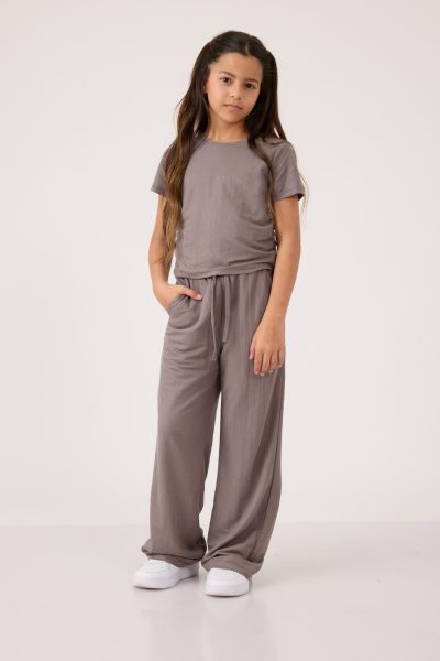 מכנסיים רחבים- חלק מסט