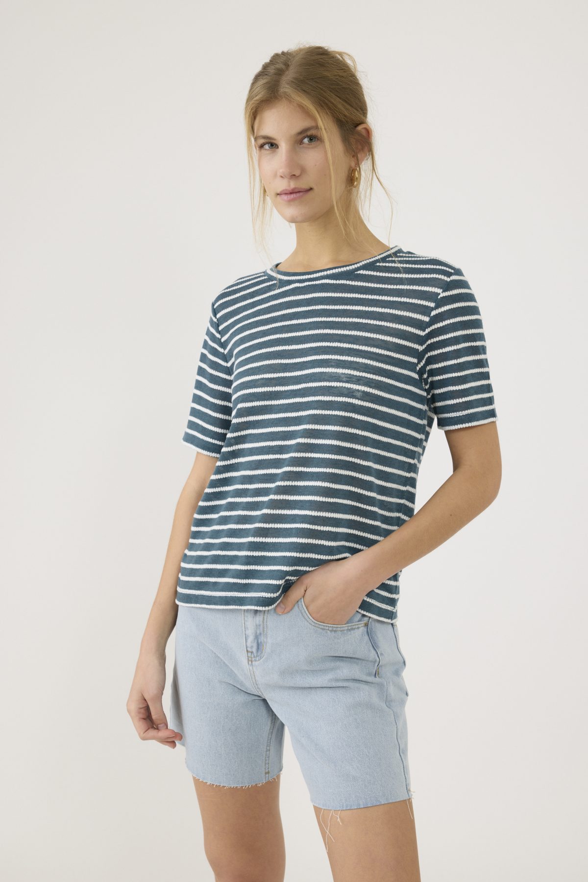 ⁦חולצת פסים⁩ – תמונה ⁦4⁩