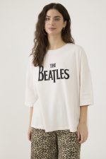 ⁦ח. עם הדפס ביטלס⁩ – תמונה ⁦3⁩