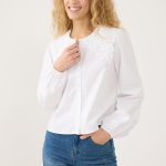 מכופתרת ארוגה עם תחרה