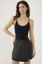 ⁦בגד גוף עם תחרה⁩ – תמונה ⁦5⁩