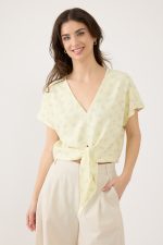 ⁦טופ עם קשירה⁩ – תמונה ⁦2⁩