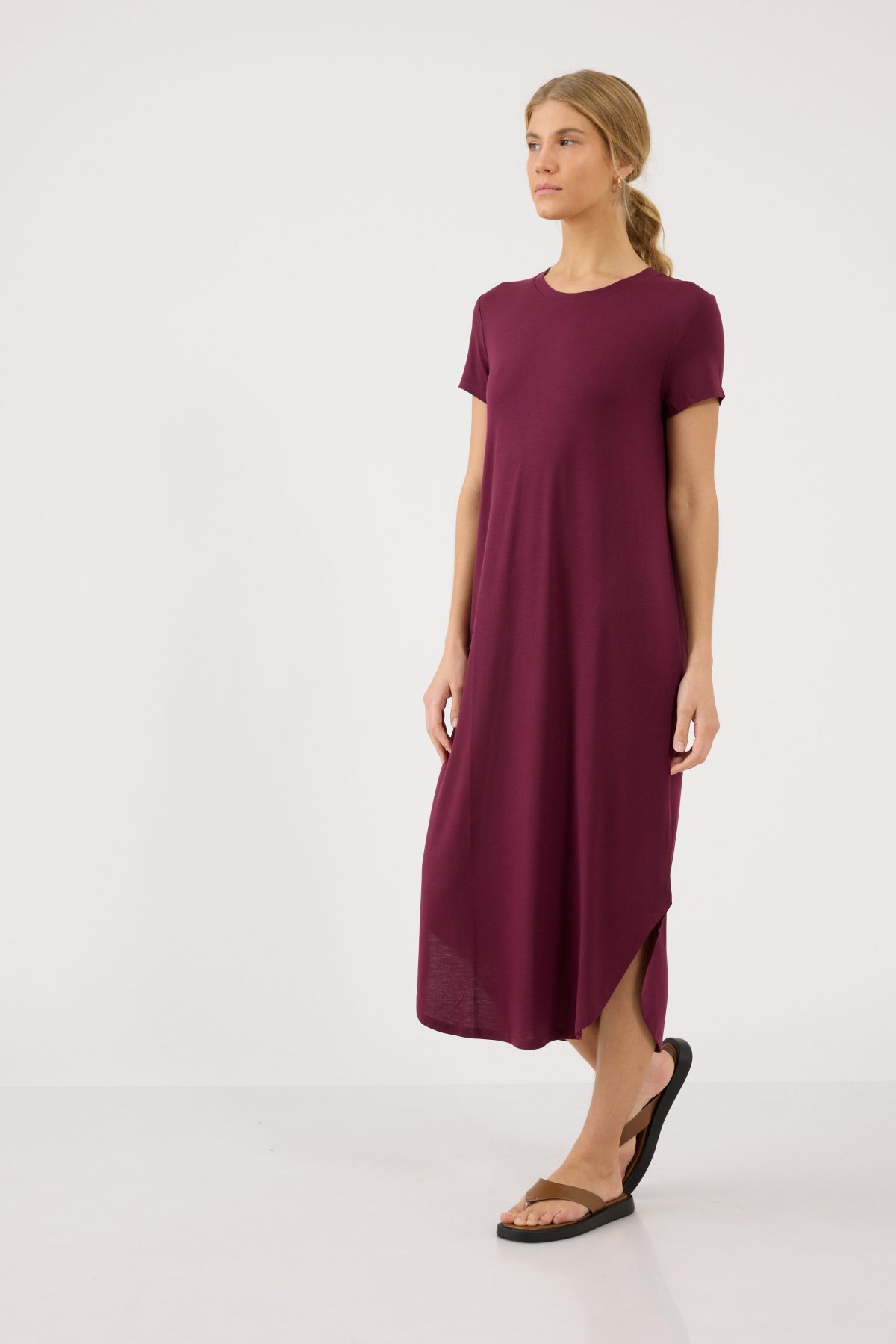 ⁦שמלת מקסי צווארון עגול⁩ – תמונה ⁦2⁩