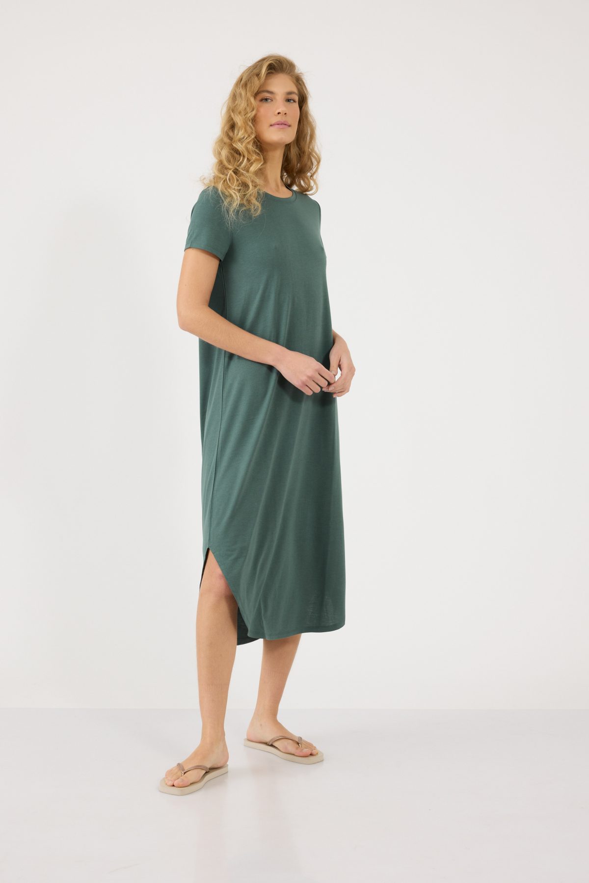 ⁦שמלת מקסי צווארון עגול⁩ – תמונה ⁦2⁩