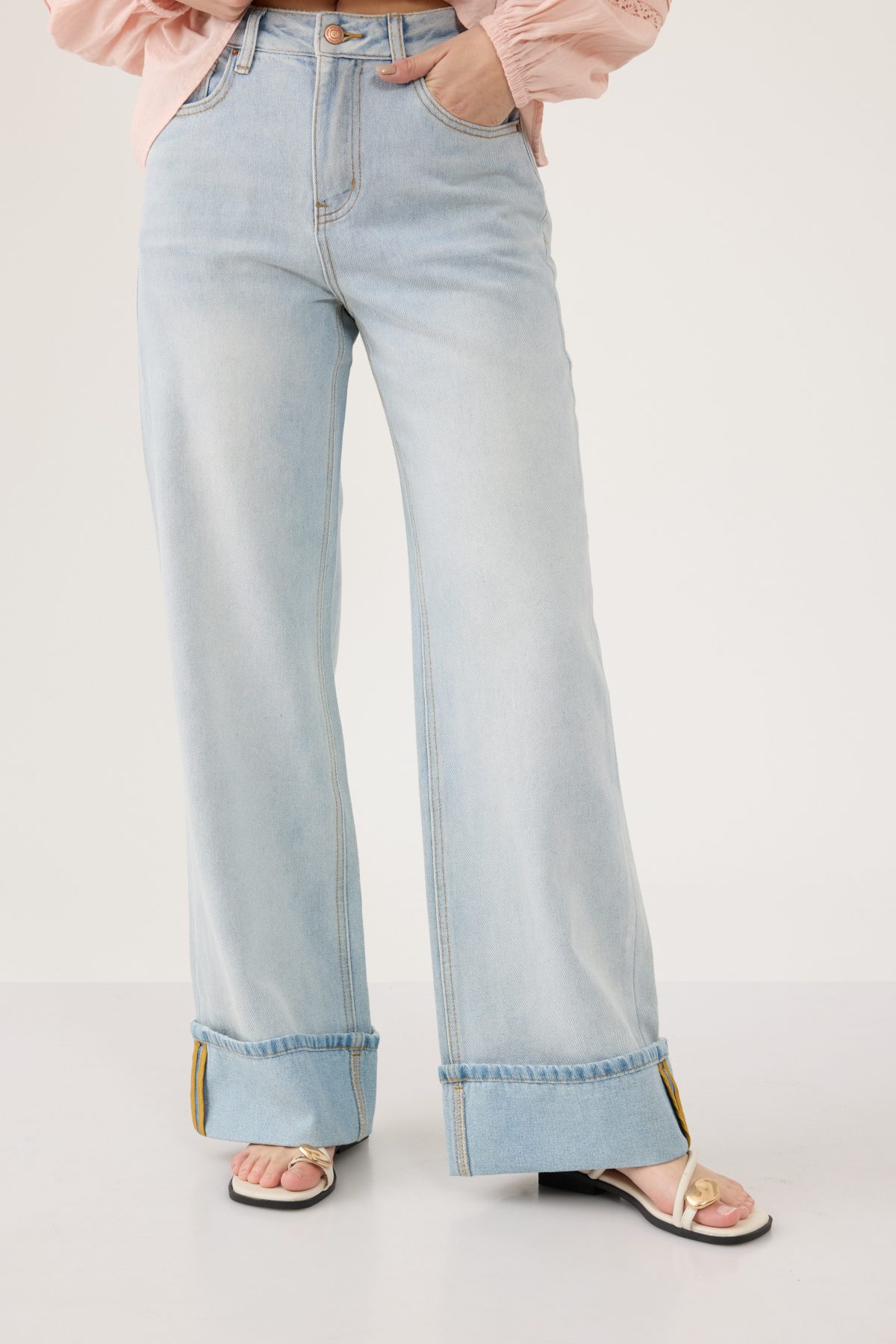 ⁦ג'ינס רחב⁩ – תמונה ⁦3⁩