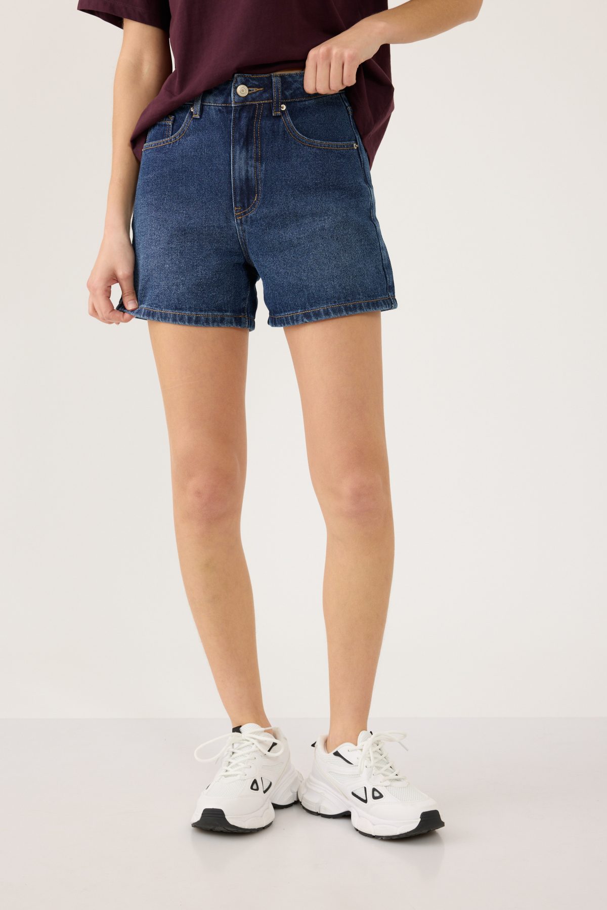 ⁦MOM שורט ג'ינס⁩ – תמונה ⁦3⁩