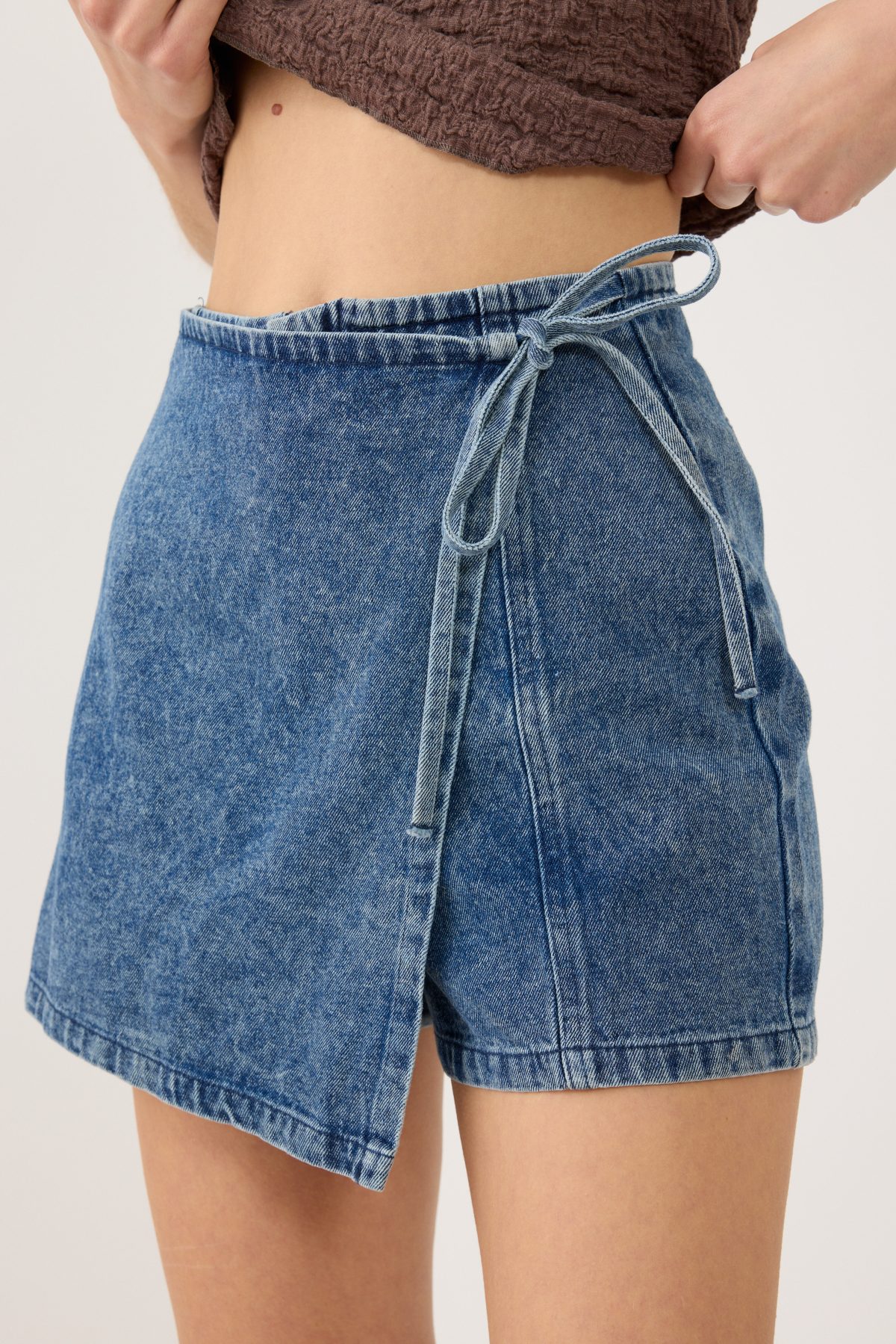 ⁦מכנס חצאית ג'ינס⁩ – תמונה ⁦4⁩