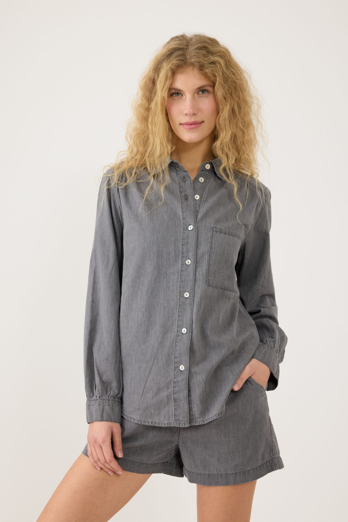 ⁦ח. מכופתרת ג'ינס- חלק מסט⁩ – תמונה ⁦2⁩