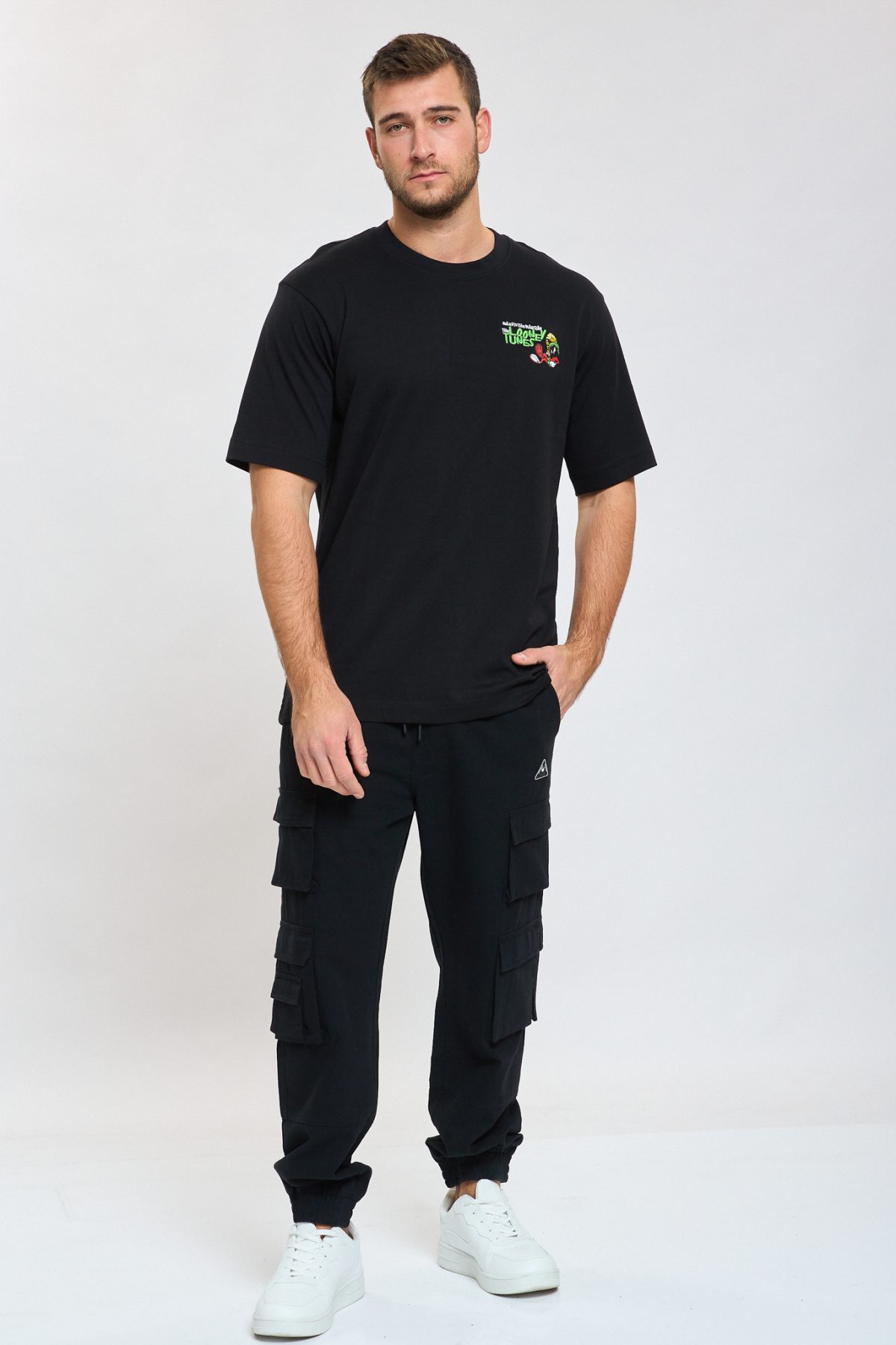 ⁦ח. עם הדפס לוני טונס⁩ – תמונה ⁦3⁩