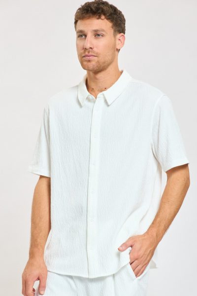 מכופתרת סרוגה