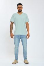 חולצה חלקה צווארון V