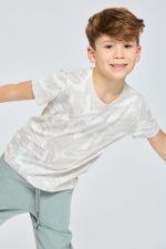 ⁦חולצה מודפסת allover⁩ – תמונה ⁦2⁩