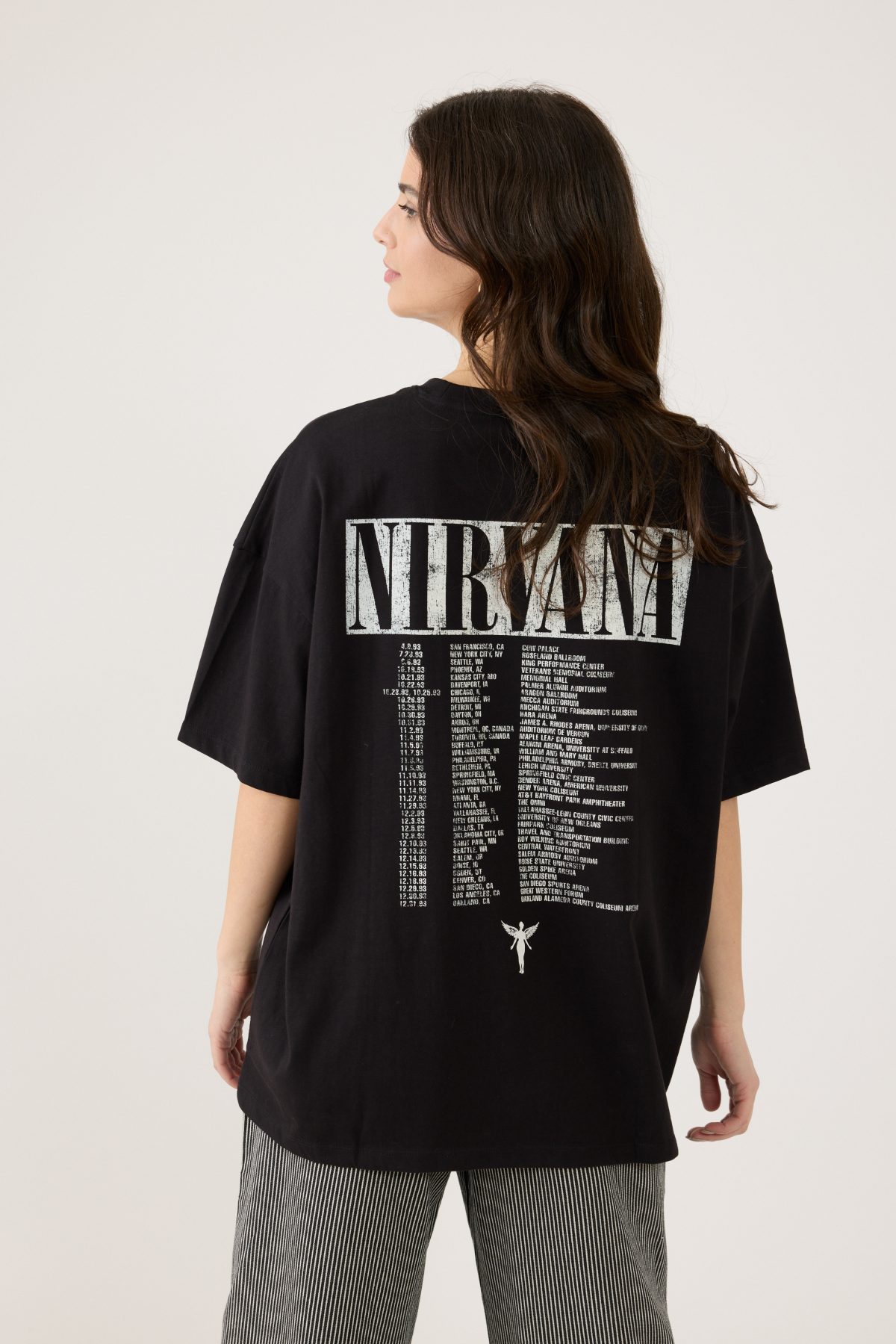⁦ח. עם הדפס Nirvana⁩ – תמונה ⁦4⁩
