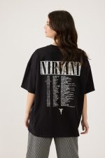 ⁦ח. עם הדפס Nirvana⁩ – תמונה ⁦4⁩