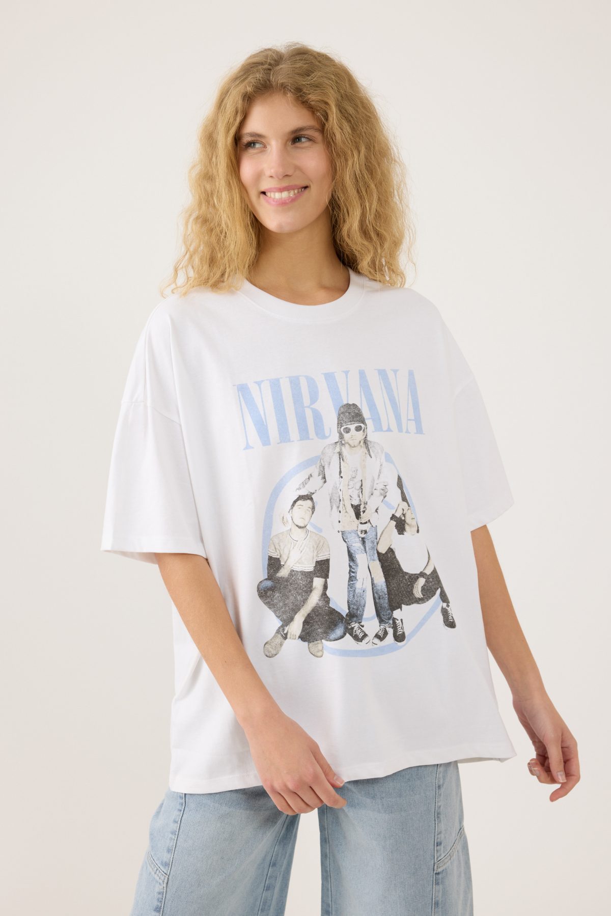 ⁦ח. עם הדפס Nirvana⁩ – תמונה ⁦6⁩
