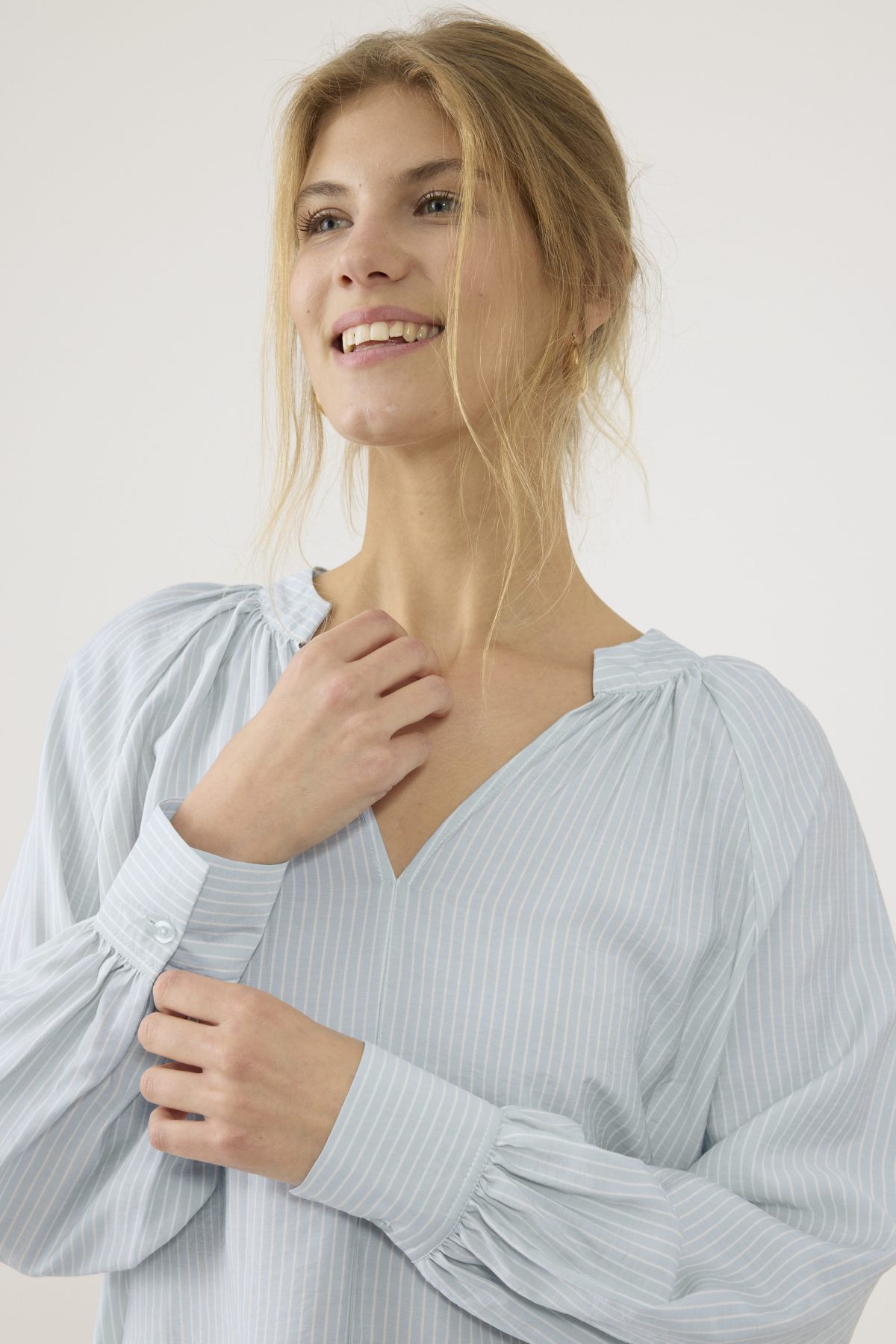 ⁦חולצה ארוגה⁩ – תמונה ⁦5⁩