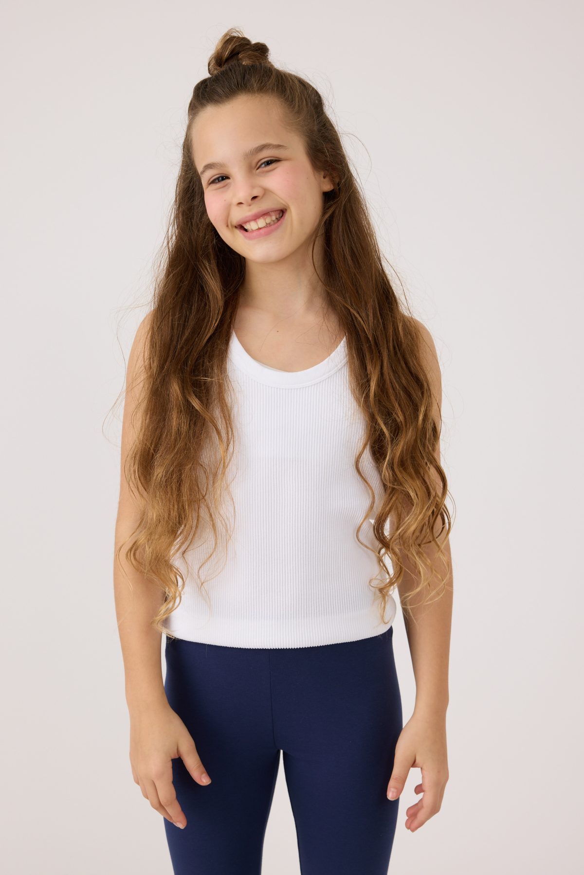 ⁦גופיית סימלס⁩ – תמונה ⁦3⁩