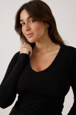 ⁦חולצה לייקרה V⁩ – תמונה ⁦2⁩