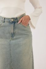 חצאית ג'ינס מידי נשים – תמונה 4