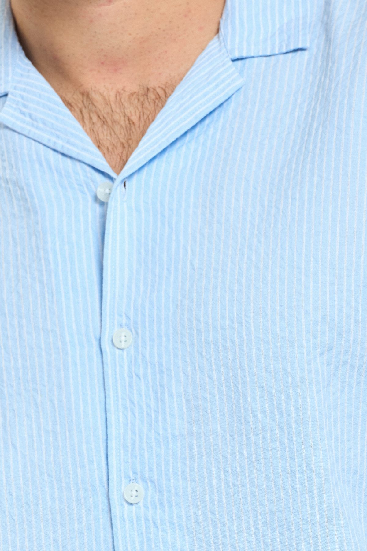 ח. מכופתרת טקסטורה פסים